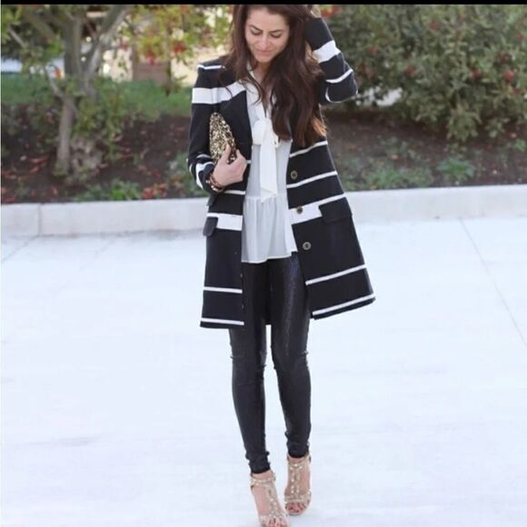 Juicy Couture Wide Striped Jacket Size Small - Picture 4 of 9